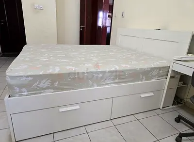Ikea brimness bed with mattress and 4 drawers