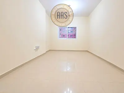 Front of bus chiller free huge Studio with all amenities