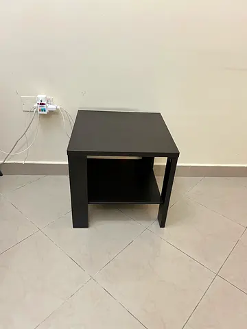 Simple dark wood side table / bedside table - good condition