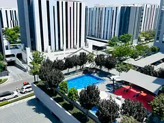 Pool View 1BR Two Bath Luxury Gated Community Gym Pool Parking Amenities