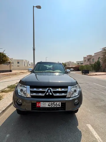 2012 Mitsubishi Pajero GLS GCC Specs