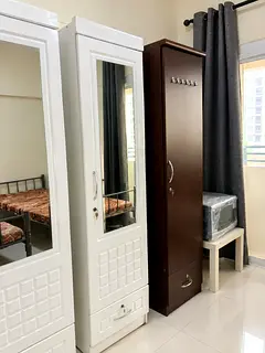 Room Available For Executive 3 Bachelors at Rolla Street Bur Dubai.