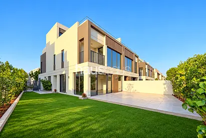 Huge plot | Vacant now | Premium Location