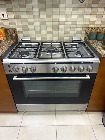 Stainless Steel 5-Burner Gas Cooker with Large Oven - Good Condition