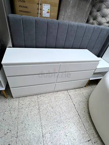 White 6-Drawer Dresser / Chest in Good Condition