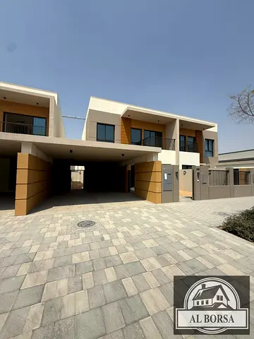 للايجار فيلا في مجمع ازهي بعجمان | 5غرف ومجلس وصاله ومطبخ واسع مع غرفة خادمه | اول ساكن
