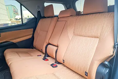 2022 Toyota FORTUNER — миниатюра 13