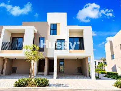 Corner | Single Row | Opposite Amenities