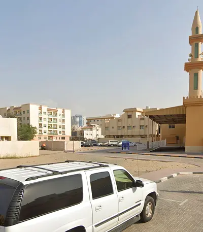 Opposite a mosque / free ownership of all nationalities / the land area is excellent / strategic lo