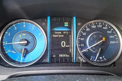 2022 Toyota FORTUNER — миниатюра 15