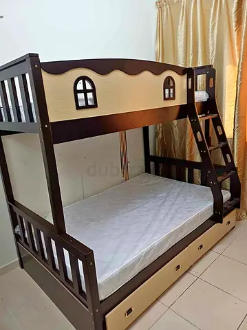 Wooden Bunk Bed for Kids with Trundle and Ladder - brand new