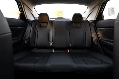 2026 Hyundai ELANTRA — миниатюра 17