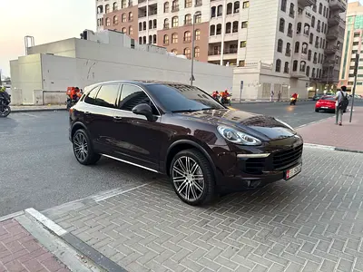Porsche Cayenne S Platinum Edition 2016 | GCC Specs | Low Mileage
