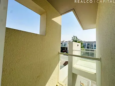 3 BEDROOMS | MIDDLE UNIT | READY TO MOVE