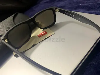 Ray-Ban Justin Sunglasses with Case - Good new