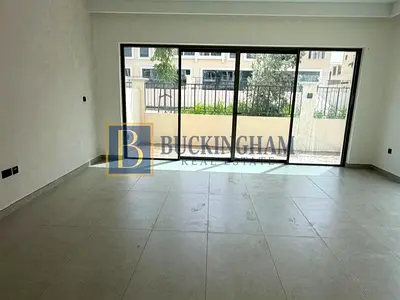 5 Bed | End Unit | Extra Large Yard |Near Lagoon
