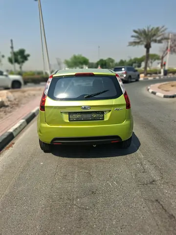 2012 FORD FIGO 照片 4