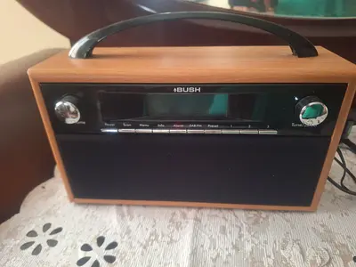 Bush DAB/FM Retro Portable Radio with Wooden Finish