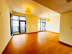 High-Floor 1BR | Huge Size | Close to Metro