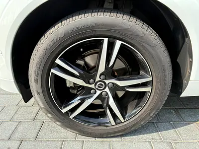صورة مصغرة 17 لـ 2022 Volvo XC60