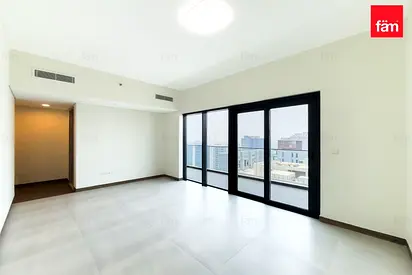 Spacious 2br | Burj Khalifa & Canal