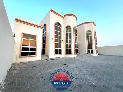 Beautiful 5 Bedrooms, Majlis, Hall and maid room 7 Bathrooms Villa