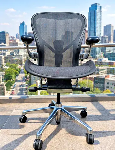 Herman Miller Aeron Remastered Graphite Nylon Size C fully loaded
