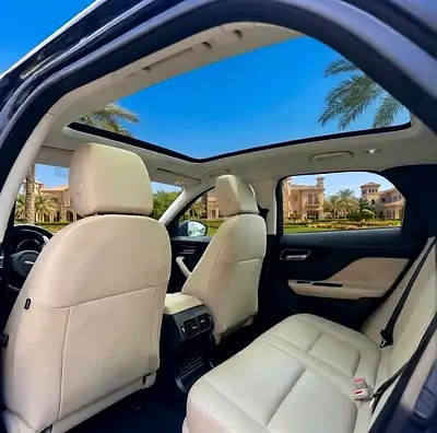 صورة 3 لـ 2018 Jaguar F-PACE