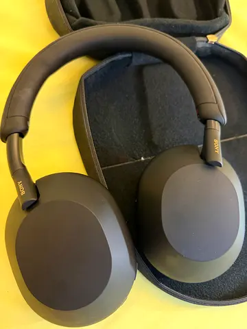 Sony WH-1000XM5 Wireless Noise Cancelling Headphones (Black) - Good Condition