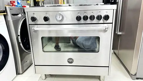 Bertazzoni Brand top gas oven electric cooker 90cm