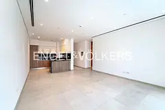 Unfurnished | spacious | ready to move in