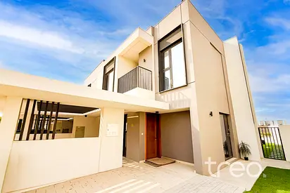Exclusive I Corner Unit I Prime Location