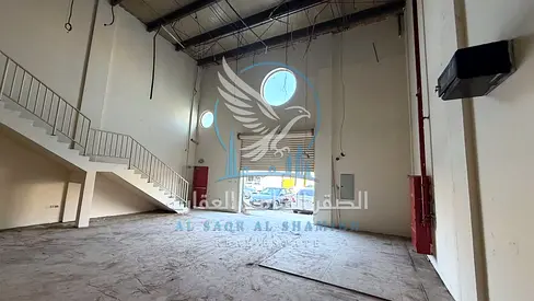 مستودع 3600 قدم بالصناعية 4 شارع رئيسي ميزانين مكاتب كهرباء 40 كيلوواط 2 حمام موقع متميز