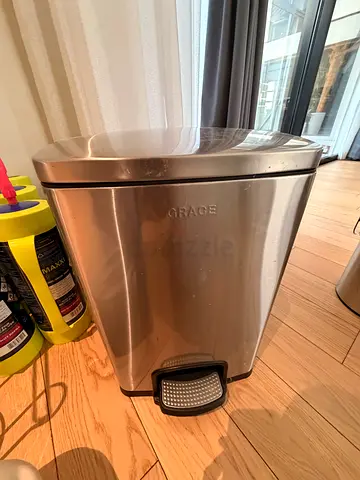 Trash can