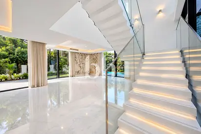Exclusive | Upgraded | AMC | Vacant | Bay Backing