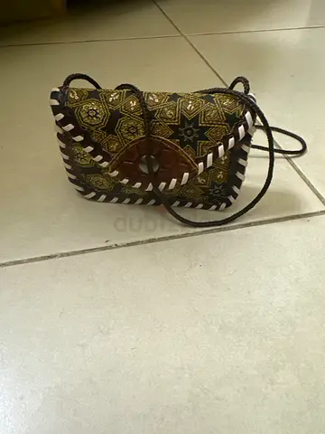 العين