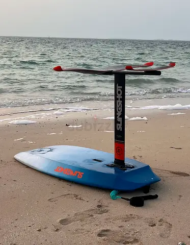 Wingfoil board setup Slingshot foil, mast, and wing