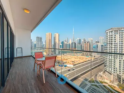 PREMIUM OCTOBER-ONLY RATE - 1BHK Apartment with Stunning Views | Minutes from Downtown Dubai & Duba