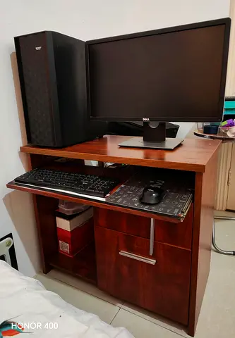 ​Budget Desktop – Core i5 - 8400/ GTX 1080 / 16GB RAM / 256 SSD / Wi-Fi with computer Table, 2.4 spe