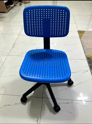 Blue Plastic Swivel Office Chair with Wheels for kids