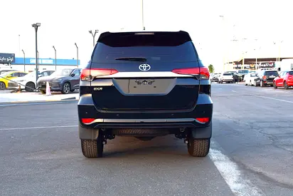 2026 Toyota FORTUNER — миниатюра 6
