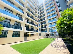 Huge Studio (Middle of two Exit Entrance (Hessa street/Al khail road) Nice Amenities