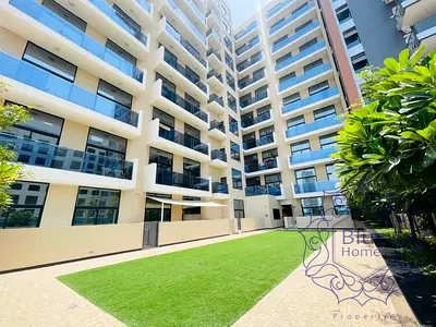 Huge Studio (Middle of two Exit Entrance (Hessa street/Al khail road) Nice Amenities