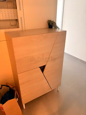 Shoe cabinet