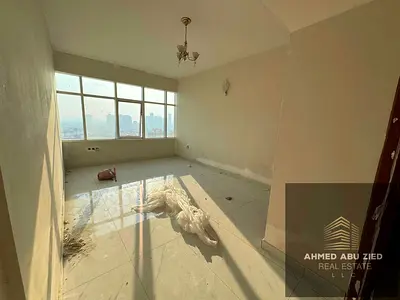 فرصة ذهبية ممتازة أكبر وأجمل شقة غرفتين وصالة للإيجار السنوي في أبراج هورايزون – مجددة بالكامل وإطلالة مفتوحة مميزة خزائن حائط سهلة المخرج