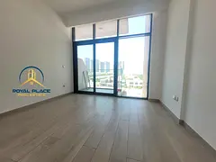 Bright Studio / Unfurnished / Open view / Vacant