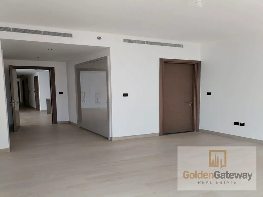 4BR Apartment | Maidroom | CityView | Unfurnished