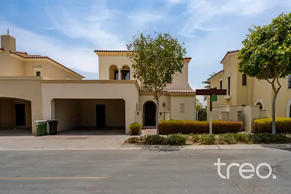 Vacant now | 4BR Villa | Landscaped Garden