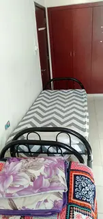 Executive bed space in England cluster available Now with 3Eng. Mates