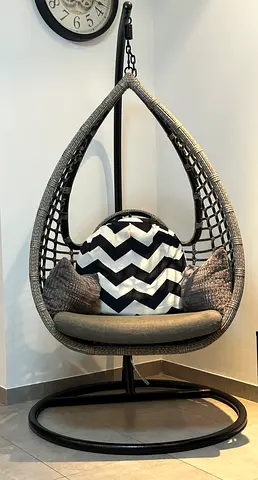 Indoor swing